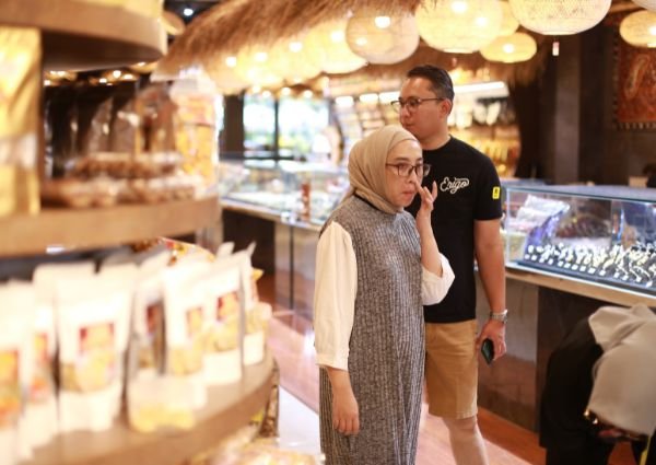 beli mutiara oleh-oleh lombok