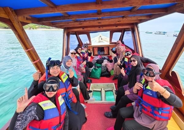 Paket wisata Gili Trawangan lengkap termasuk snorkeling